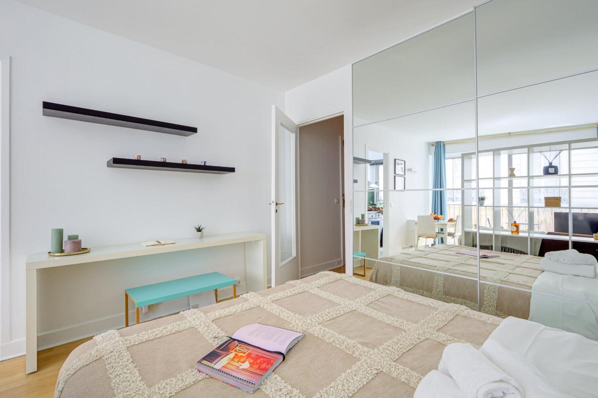 St Germain & Le Bon Marche With Balcony - Cityapartmentstay Paris Exterior photo